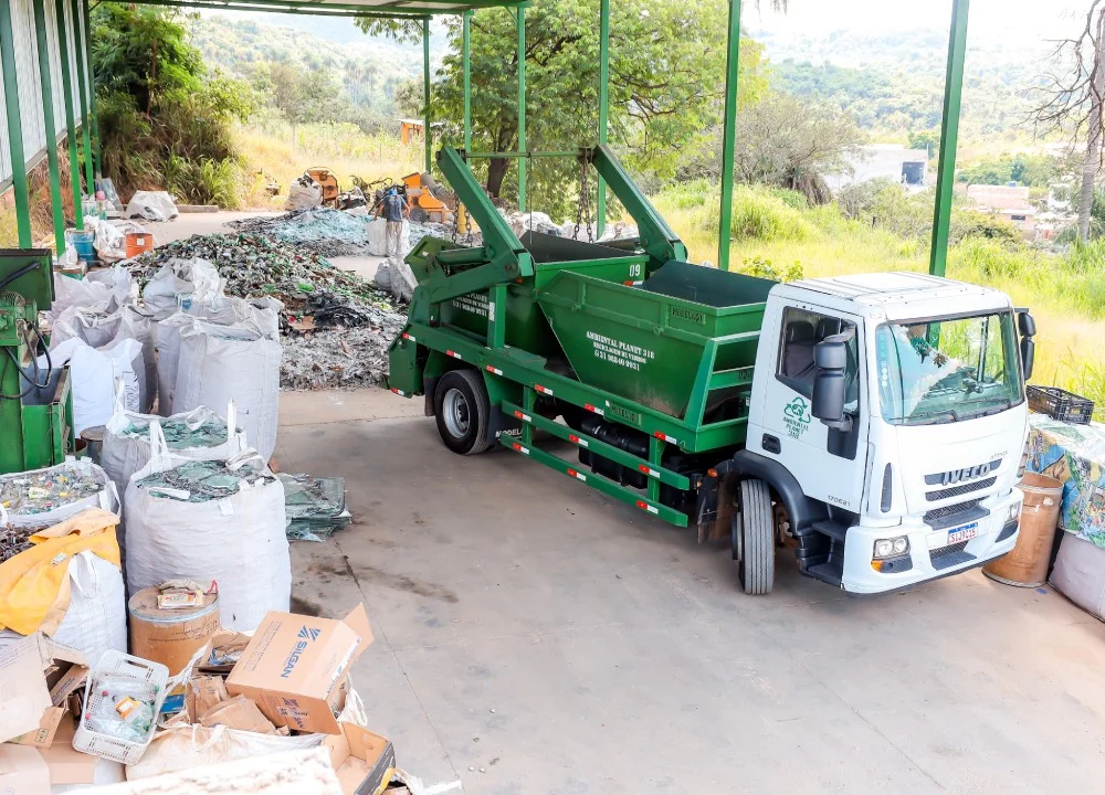 Estrutura Ambiental Planet 318